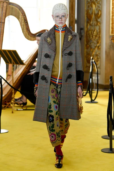 Look 73